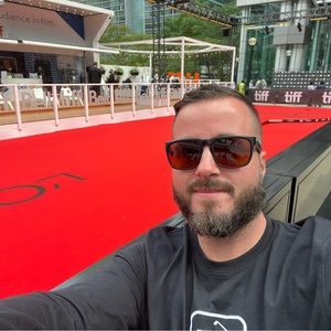 Meet your Posher, Simon